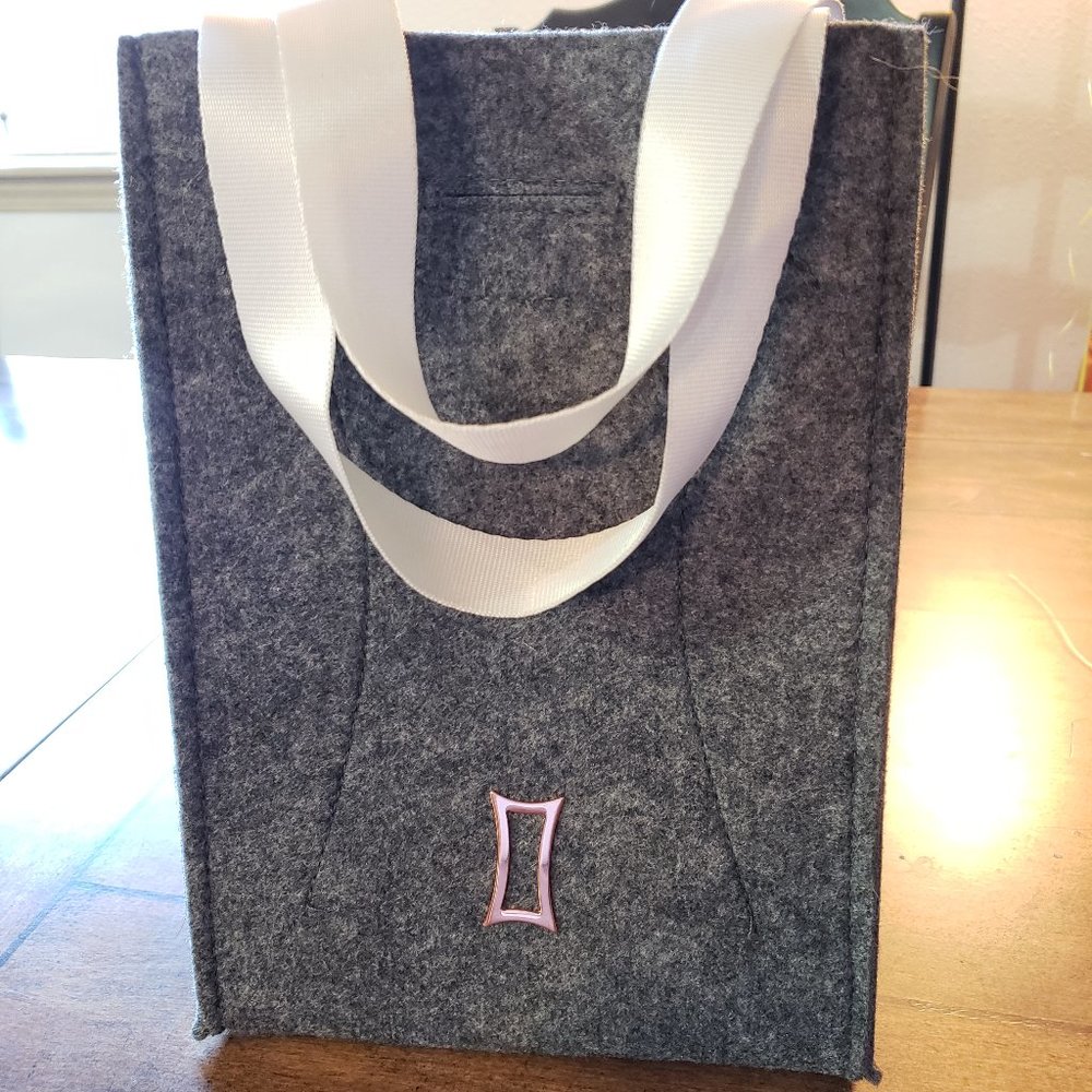 Kit and Ace Gray Felt Bag